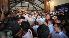 Prabowo Makan Siang Bareng Nelayan dan Petani di Medan