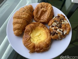 Just Better Stuff: Gurih Renyah Croissant Kaki Lima Rasa Bakery Modern