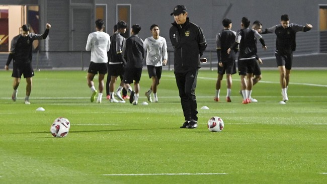Shin Tae Yong menjanjikan Timnas Indonesia tak bakal bermain dengan gaya lawas saat menghadapi Vietnam pada fase grup Piala Asia 2023 (2024).