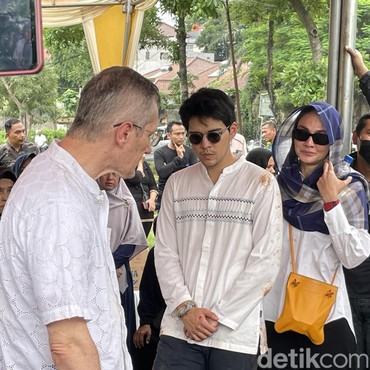 Terpopuler: Okie Agustina Diperingati Pasha Ungu Vs Calon Mertua Luna Maya Wafat