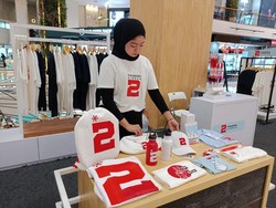 Intip Merchandise Capres-Cawapres di FX Sudirman, Kemeja Mulai Rp 499 Ribu