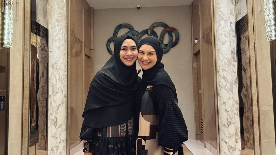 Oki Setiana Dewi dan Irish Bella