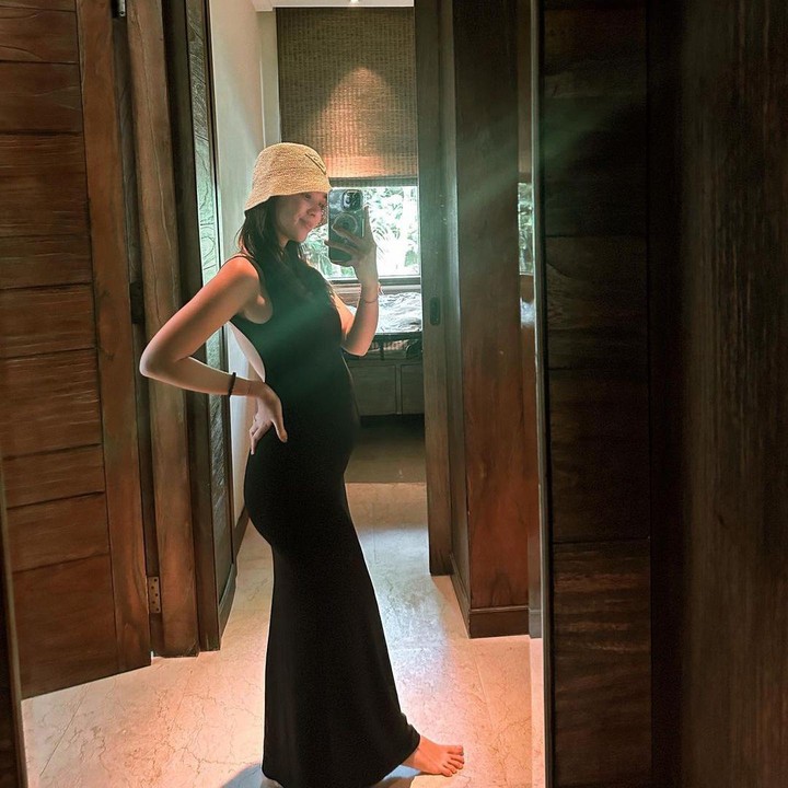 <p>Meskipun sedang hamil, Pamela tetap aktif melakukan berbagai kegiatan sambil menikmati waktu liburan ini. Dalam beberapa foto yang dibagikan ia juga tampak memamerkan baby bump-nya yang mulai terlihat. (Foto: Instagram: @pammybowie)</p>