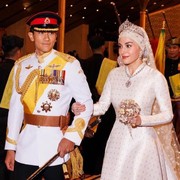 Momen Romantis Pangeran Mateen pada Istri di Resepsi Pernikahan, Bikin Salah Tingkah