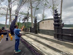 Landmark Baru Kulon Progo, Prasasti Bedhol Desa di Waduk Sermo
