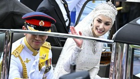 Kisah di Balik Tiara Istri Pangeran Abdul Mateen, Ada 838 Berlian