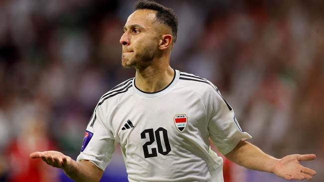 Netizen menyerbu akun Instagram AFC usai wasit mengesahkan gol kedua Irak ke gawang Indonesia yang kontroversial di Piala Asia 2023.