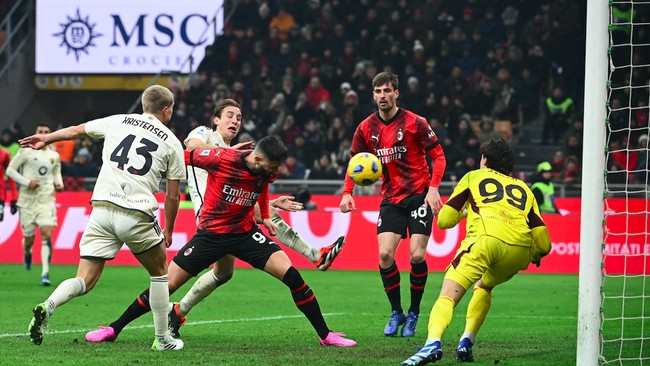 AC Milan sukses mengalahkan AS Roma pada pertandingan Liga Italia 2023/2024 di San Siro, Senin (15/1) dini hari WIB.