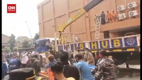 VIDEO: Tempat Karaoke Di Tegal Terbakar, 6 Pemandu Lagu Tewas