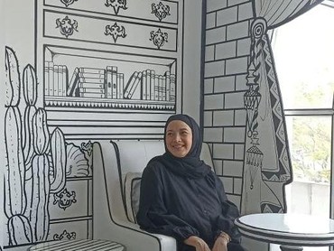 Sempat Kuras Tabungan demi Lunasi KPR, Andhara Early Kini Makin Religius