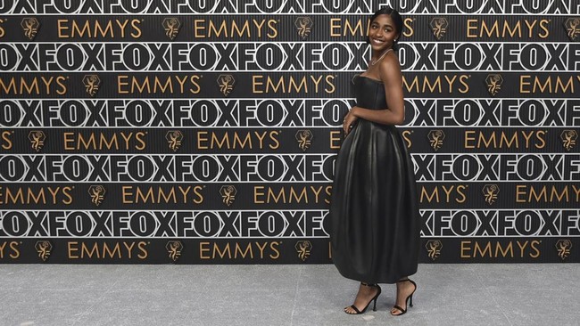 FOTO: Busana-busana Terbaik Emmy Awards 2023