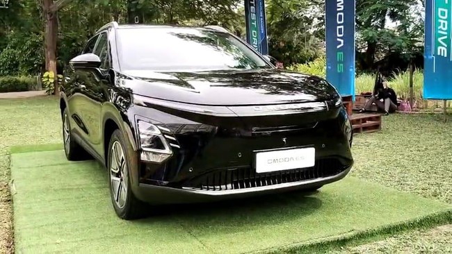 Penjualan mobil listrik di Indonesia pada 2023 hanya mencapai 17.051 unit, sedangkan mobil hybrid 54.179 unit.