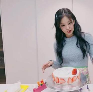 Rayakan Ultah ke-28, Jennie BLACKPINK & Ibunda Pamer Tradisi Keluarga