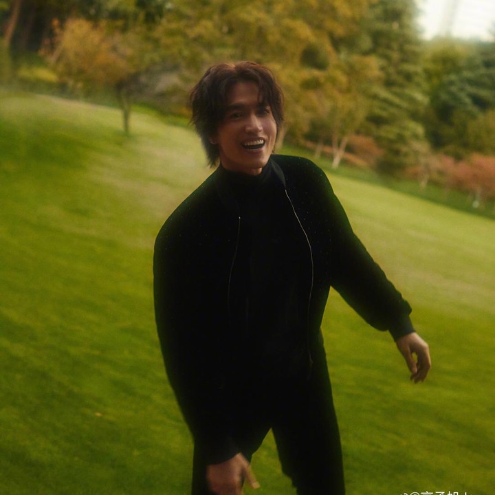 <p>Di <em>Meteor Garden,</em> Jerry Yan memainkan peran Daoming Si. Ia dikisahkan sebagai pemimpin geng F4 yang berkuasa di sekolah. Karakternya sangat keras kepala dan temperamen. (Foto: Dok. Weibo Jerry Yan)</p>