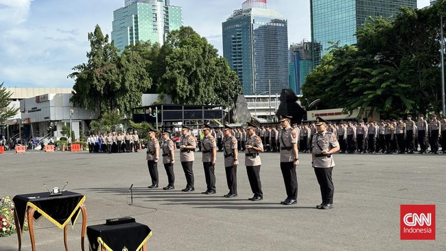 Polda Metro Jaya melakukan mutasi dan rotasi terhadap 543 personel pada jabatan perwira tingkat pertama (pama) hingga perwira menengah (pamen).