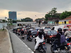 Viaduk Gilingan Solo Padat, Imbas Penutupan 2 Jalan Dekat Simpang Joglo