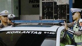 Kenapa Lampu Rotator Mobil Polisi Harus Warna Biru?