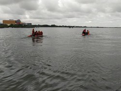 Pencarian Nelayan Hilang Usai Perahu Terbalik di Makassar Terkendala Cuaca