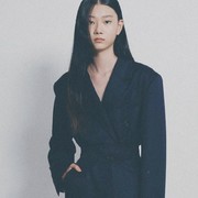 Potret Menawan Oh Pyeong Hwa, Model YG K-Plus yang Mencuri Perhatian di Usia 14 Tahun