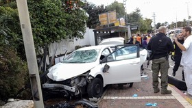 FOTO: Polisi Israel Bunuh Gadis Muda Palestina di Dalam Mobil