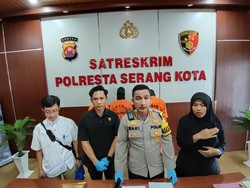 Pakai Mukena, Pria di Serang Bobol Minimarket dan Gasak Rokok Puluhan Juta