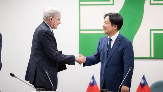 Delegasi mantan pejabat Amerika Serikat berkunjung ke Taiwan pada Senin (15/1) usai Lai Ching Te menang dalam pemilihan presiden di wilayah itu.