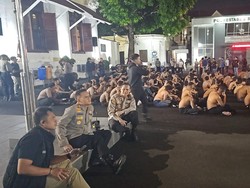 139 Pesilat yang Konvoi di Bundaran Waru Diamankan Polisi