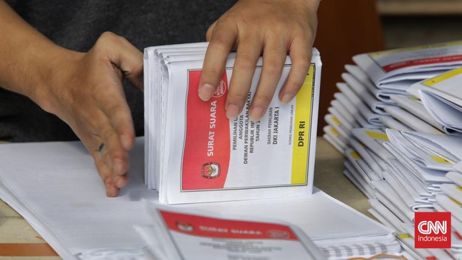 Survei terbaru PWS untuk Pileg 2024 adalah Gerindra di puncak dengan 21,8 persen disusul PDIP (18,5 persen) dan Golkar (10,2 persen).