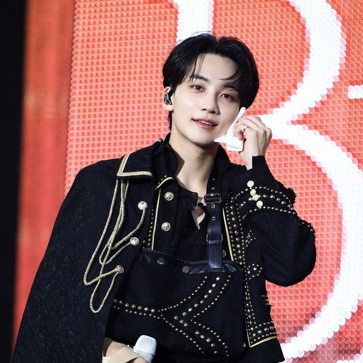 <p>Lagi-lagi dari SEVENTEEN, Jeonghan menduduki peringat ke-7, Bunda. Penampilannya menjadi daya tarik tersendiri bagi para penggemarnya. (Foto: Instagram @jeonghaniyoo_n)</p>