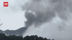 VIDEO: Gunung Marapi Erupsi, Dentuman Terdengar Hingga Bukittinggi