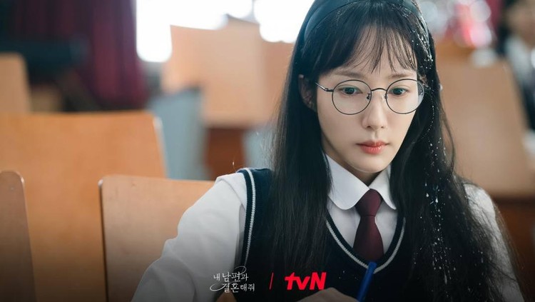 Transformasi Park Min Young dalam drama Korea Marry My Husband