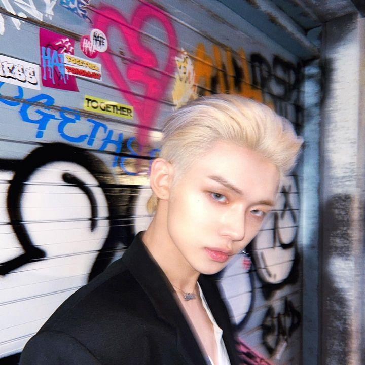<p>Lalu ada Yeonjun dari TXT menduduki peringkat ke-6, Bunda. Wajah idol K-Pop pria tampan satu ini bersinar sekali. (Foto: Instagram @yawnzzn)</p>
