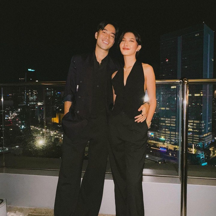 <p>Melalui media sosial Instagram masing-masing, Vidi dan Sheila membagikan potret-potret malam manis tersebut. "Cie 2 tahunan," ujar Vidi sebagai <em>caption.</em> (Foto: Instagram @vidialdiano)<br /><br /><br /></p>