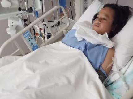 Akibat Ditabrak Tronton, Anak Piatu Pekerja Serabutan Tabah Berjuang Sembuh