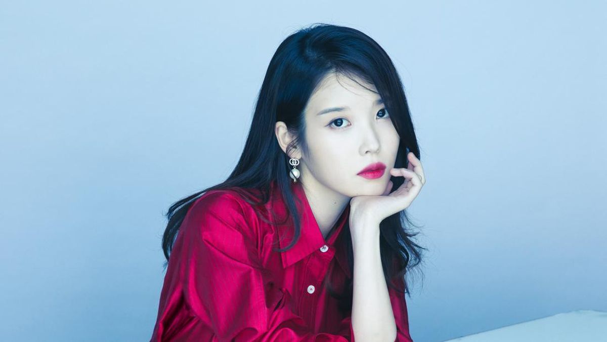 IU Jadi Target Komentar Jahat Buntut Penangkapan Yoon Suk Yeol