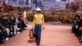Pharrell Williams Bawa Louis Vuitton ke Belantara Barat Amerika