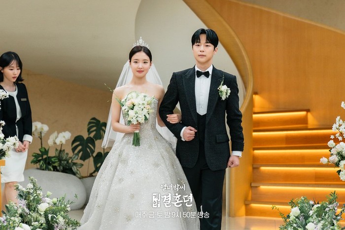 Gaya Modern Vs Tradisional Lee Se Young Saat di Drama Korea