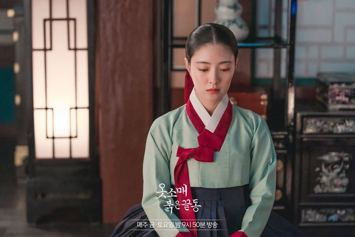 Gaya Modern Vs Tradisional Lee Se Young Saat di Drama Korea