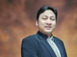 Menahan Laju Penurunan Kelas Menengah