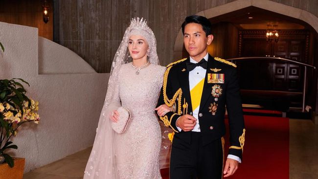 5 Potret Gaun Pengantin Anisha Rosnah Isa Kalebic saat Menikah dengan ...