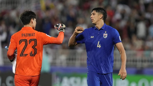 Empat tim Asia Tenggara telah menyelesaikan pertandingan pertama di Piala Asia. Timnas Thailand jadi wakil dengan hasil terbaik.