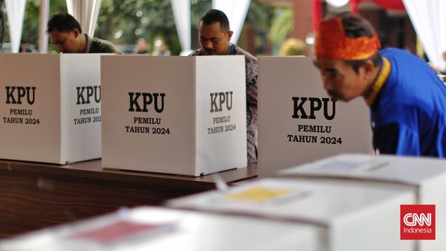 Polda Sulawesi Utara mengerahkan 7.557 personel untuk mengamankan proses tahapan pemungutan dan perhitungan suara saat Pemilu 2024 