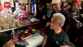 VIDEO: Ganjar Ngopi di Terminal, Dengar Curhat Supir Truk Soal Pungli
