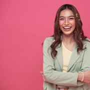 5 Peringkat Teratas Zodiak Perempuan Pemilik Senyum Termanis, Pesona Tiada Dua!