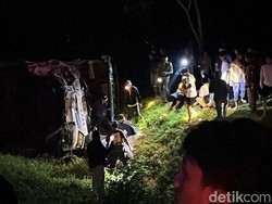 Bus Rombongan SMAN 1 Sidoarjo Kecelakaan di Tol Ngawi Hindari Truk Pecah Ban