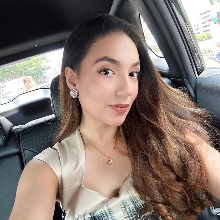 <p>Saat ini Ghina Raihanah baru berusia 22 tahun lho, Bunda. Ia lahir di Jakarta pada 19 September 2001. Tak hanya cantik, Ghina juga cerdas dan berprestasi. (Foto: Instagram @ghinarai)</p>