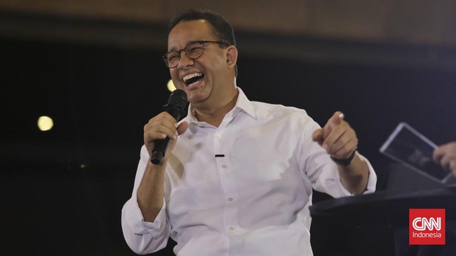 Calon Presiden nomor urut 1, Anies Baswedan menjadi capres terunggul versi ekonom dan analis senior berdasarkan survei Bloomberg.