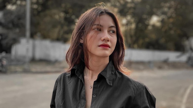 Klaudia Krish, petugas kebun binatang yang viral karena mirip Pevita Pearce Klaudia Krish, petugas kebun binatang yang viral karena mirip Pevita Pearce