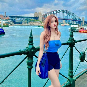 Disebut Kebalikan Aurel, 7 Potret Nabilla Aprillya Eks Atta Halilintar Lepas Hijab