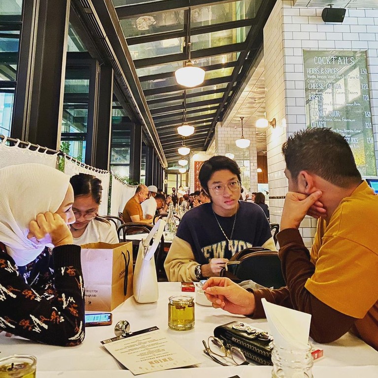 Pasha Ungu dan Kiesha Alvaro Pasha Ungu dan Kiesha Alvaro